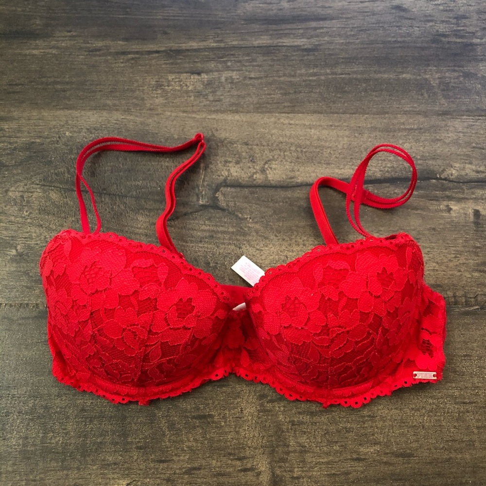 ✨2 for 25✨ PINK VICTORIA’S SECRET LACE PUSH UP BRA
